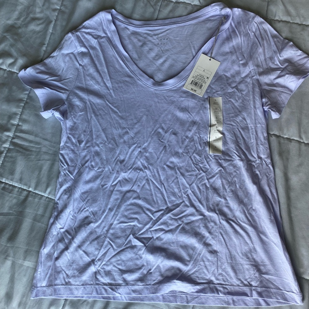 5 assorted short sleeve shirts
